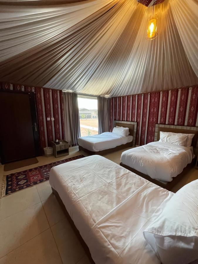 مخيم جبل بردى Jabal Burdah Camp Hotel Wadi Rum Exterior foto